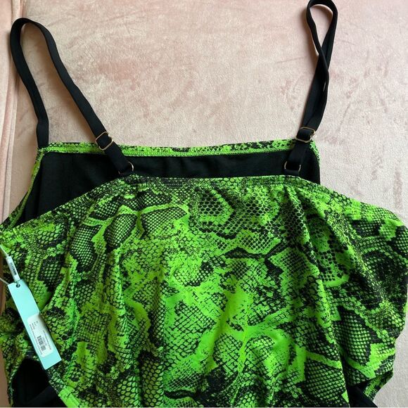 Fashion Nova Plus Size 3X Neon Green Snake Skin One Piece Bathing Suit - Picture 6 of 7
